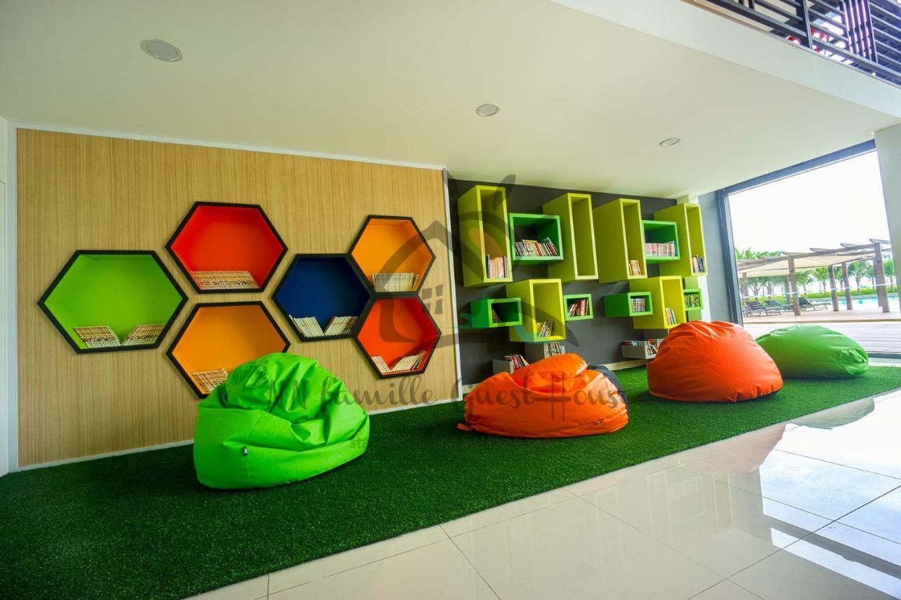 Nn Famille Guest House Pasir Gudang Exteriör bild