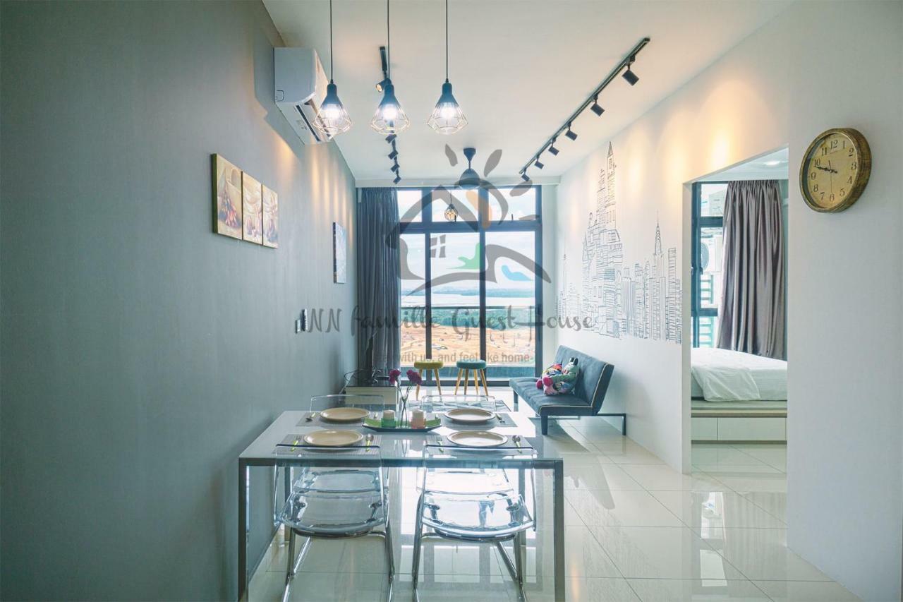 Nn Famille Guest House Pasir Gudang Exteriör bild